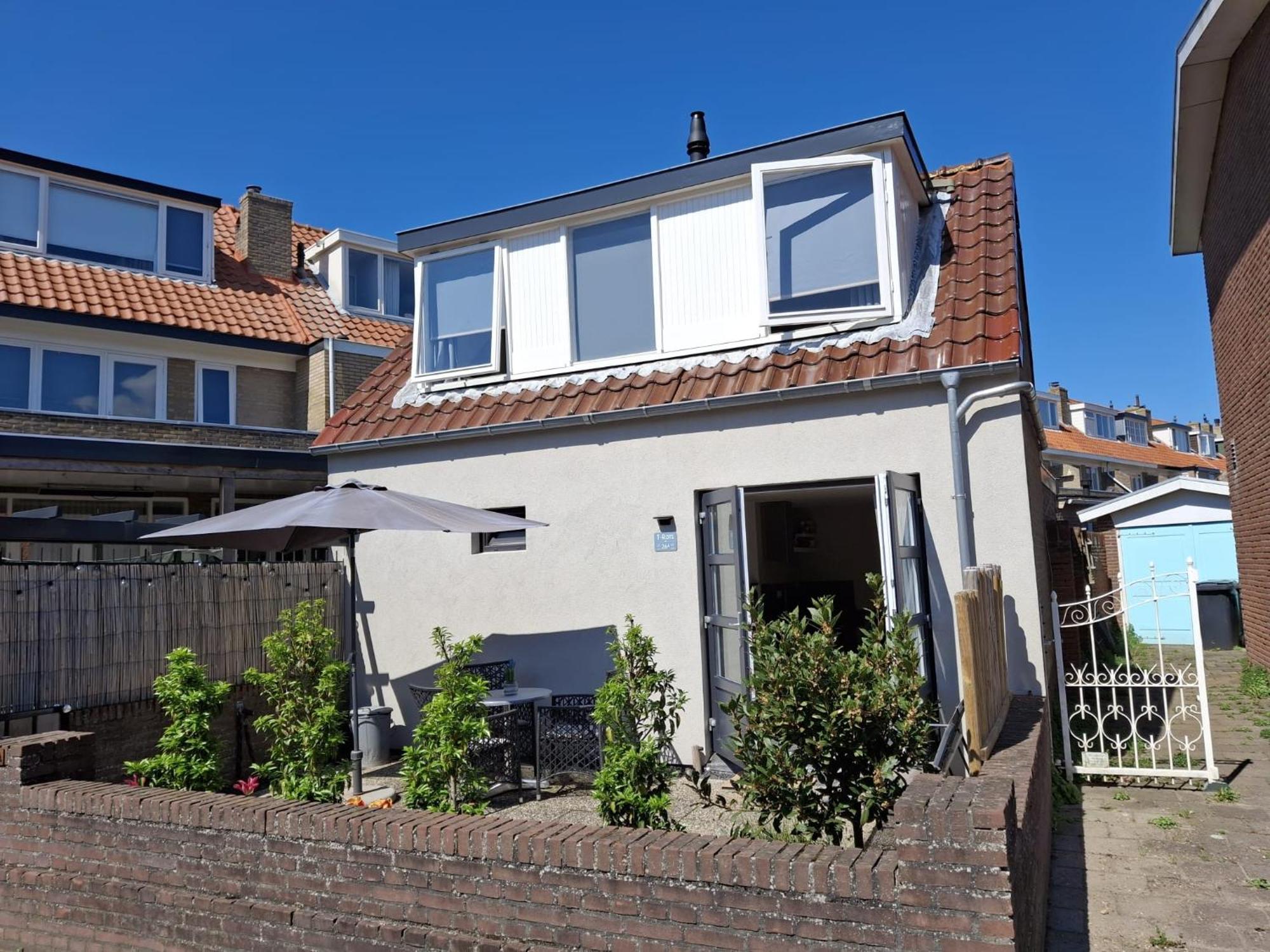 T-Rots, Prachtig Zomerhuis ノールトウェイク エクステリア 写真